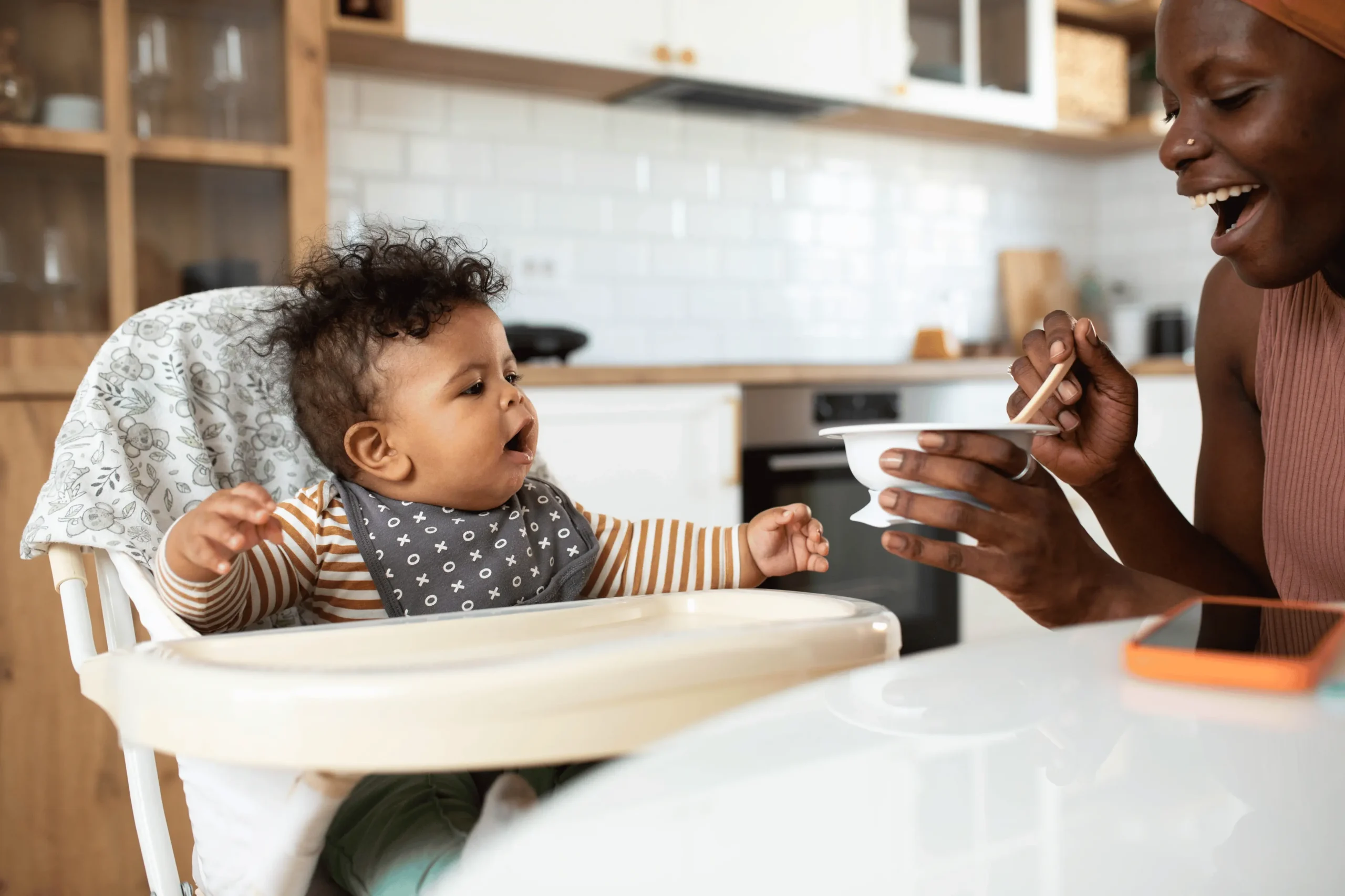 How to Navigate Food Choice and Child Behavior for Starting Solids with Little Spoon